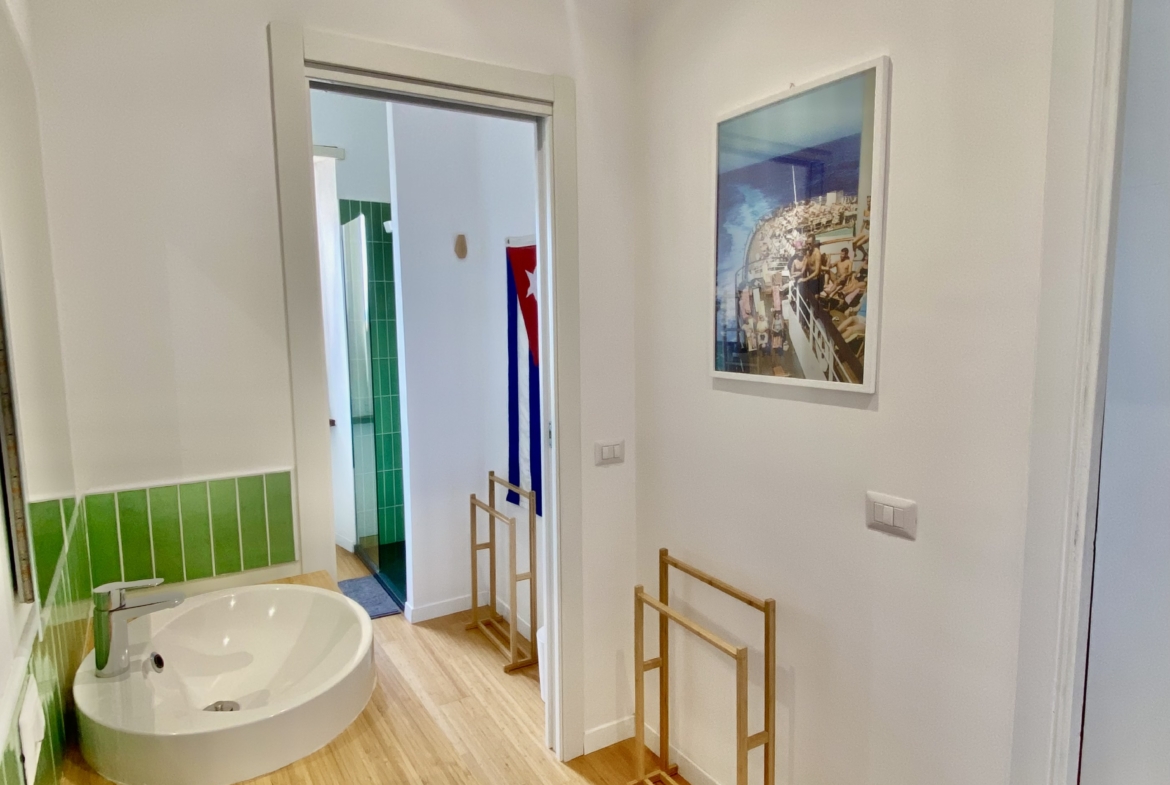 Appartamento rifinito con balcone